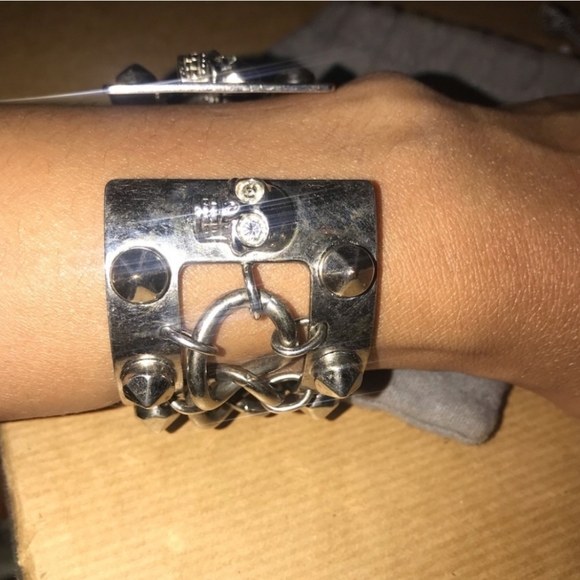 ALEXANDER MCQUEEN Studded Silver Cuff - Picture 4 of 8